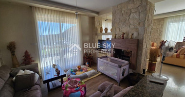 Spacious 5 Bedroom Villa with Private Pool in Fasoula, Limassol