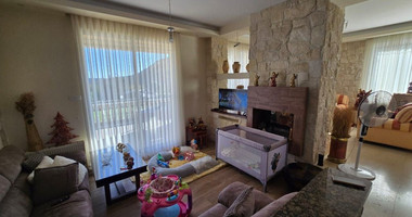 Spacious 5 Bedroom Villa with Private Pool in Fasoula, Limassol