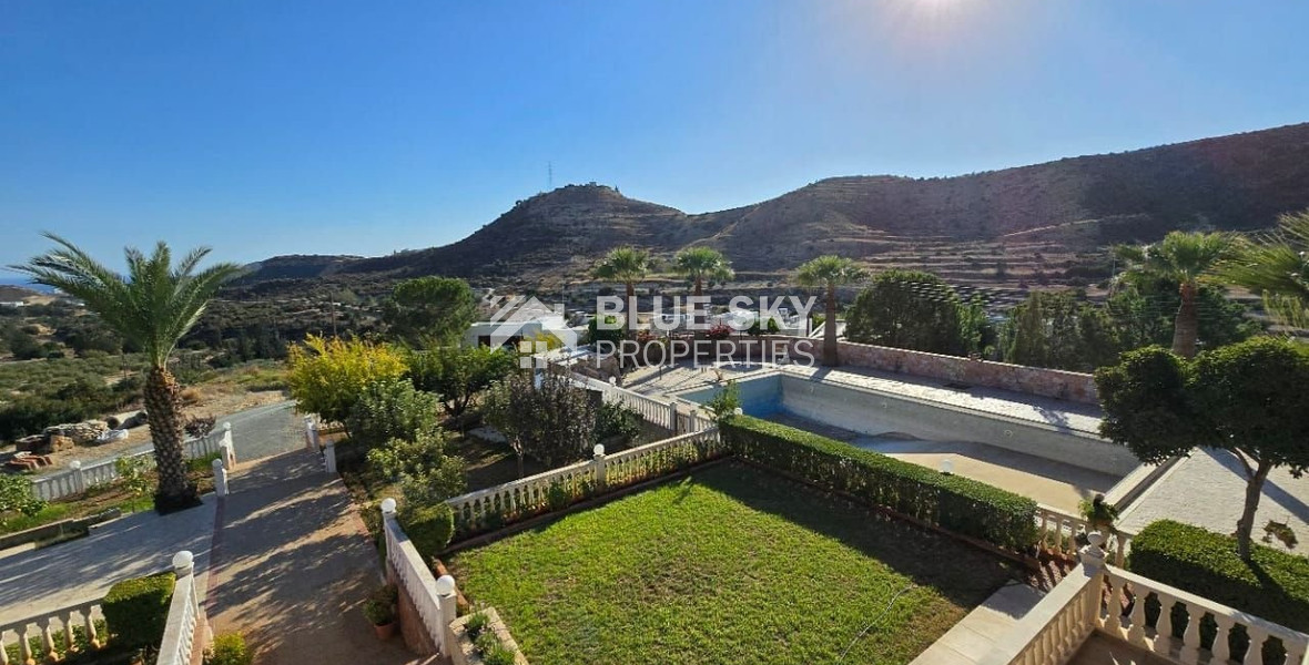 Spacious 5 Bedroom Villa with Private Pool in Fasoula, Limassol