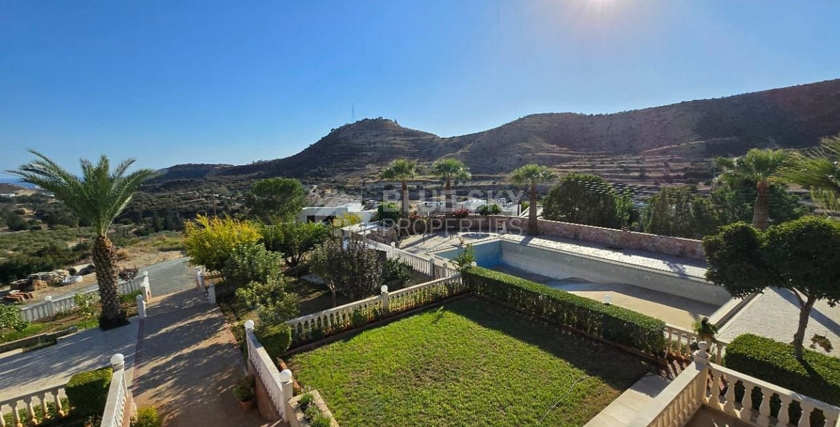 Spacious 5 Bedroom Villa with Private Pool in Fasoula, Limassol