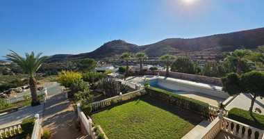 Spacious 5 Bedroom Villa with Private Pool in Fasoula, Limassol