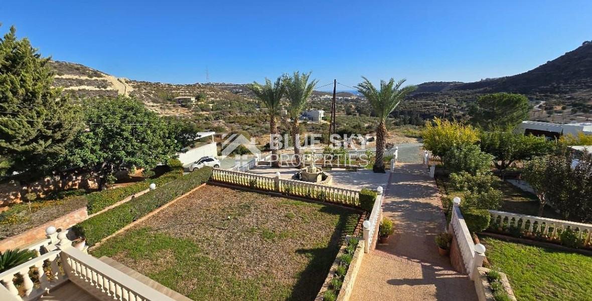 Spacious 5 Bedroom Villa with Private Pool in Fasoula, Limassol
