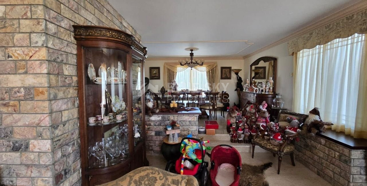 Spacious 5 Bedroom Villa with Private Pool in Fasoula, Limassol