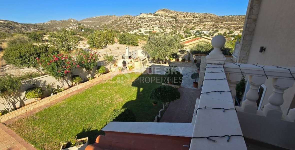 Spacious 5 Bedroom Villa with Private Pool in Fasoula, Limassol