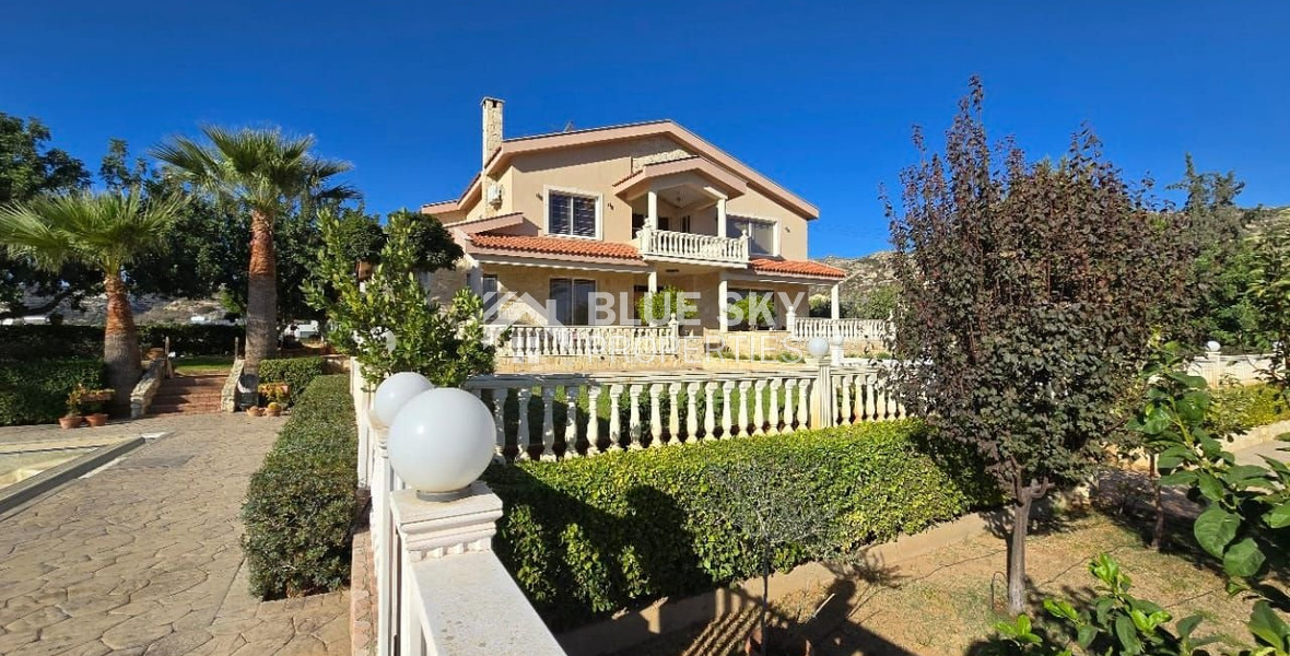 Spacious 5 Bedroom Villa with Private Pool in Fasoula, Limassol