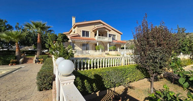 Spacious 5 Bedroom Villa with Private Pool in Fasoula, Limassol