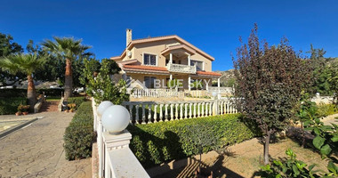 Spacious 5 Bedroom Villa with Private Pool in Fasoula, Limassol