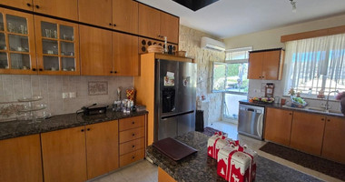 Spacious 5 Bedroom Villa with Private Pool in Fasoula, Limassol