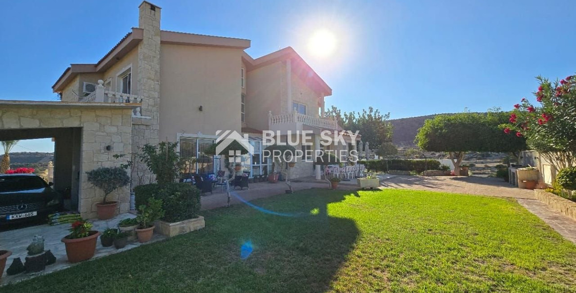 Spacious 5 Bedroom Villa with Private Pool in Fasoula, Limassol