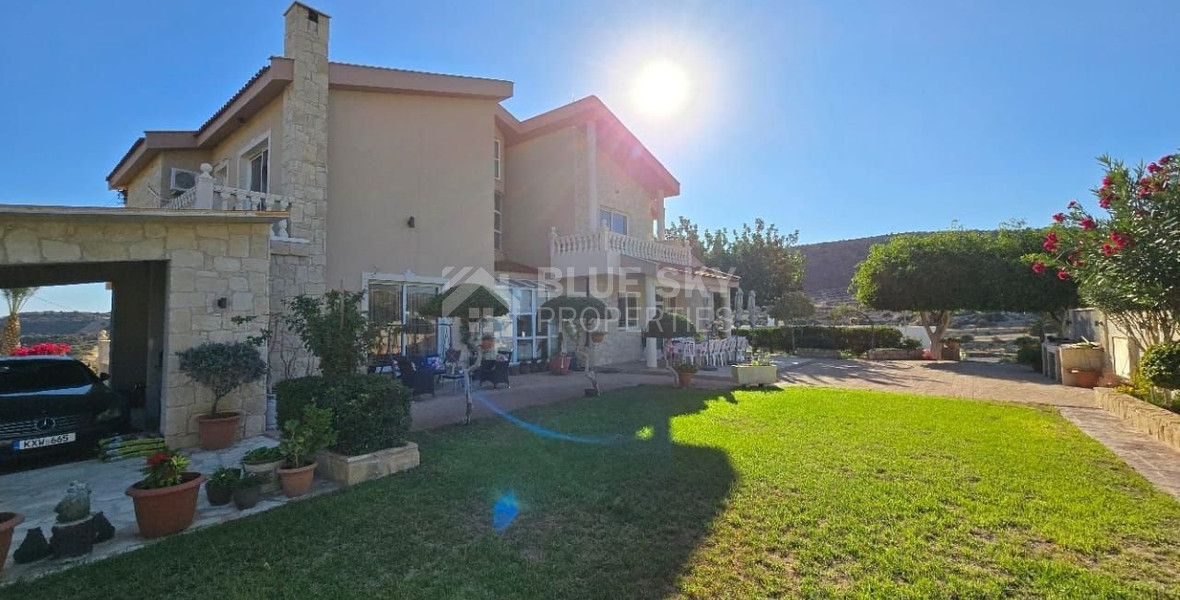 Spacious 5 Bedroom Villa with Private Pool in Fasoula, Limassol