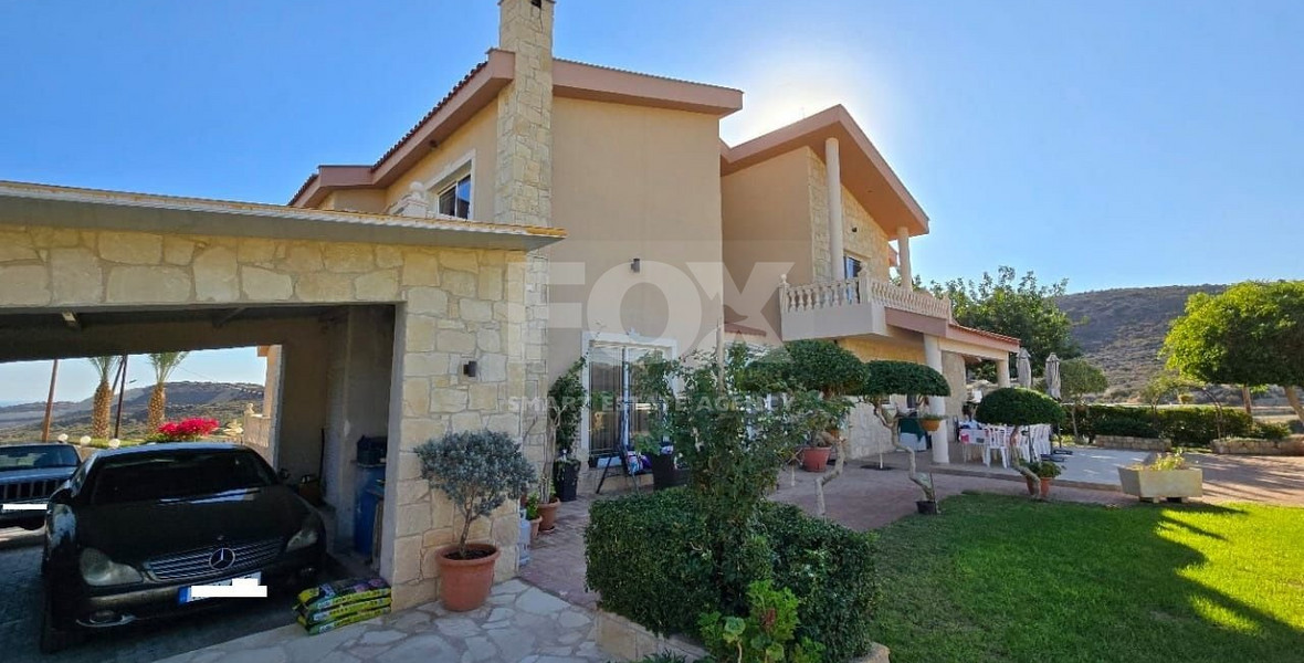 Spacious 5 Bedroom Villa with Private Pool in Fasoula, Limassol