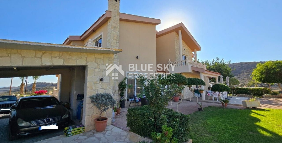 Spacious 5 Bedroom Villa with Private Pool in Fasoula, Limassol