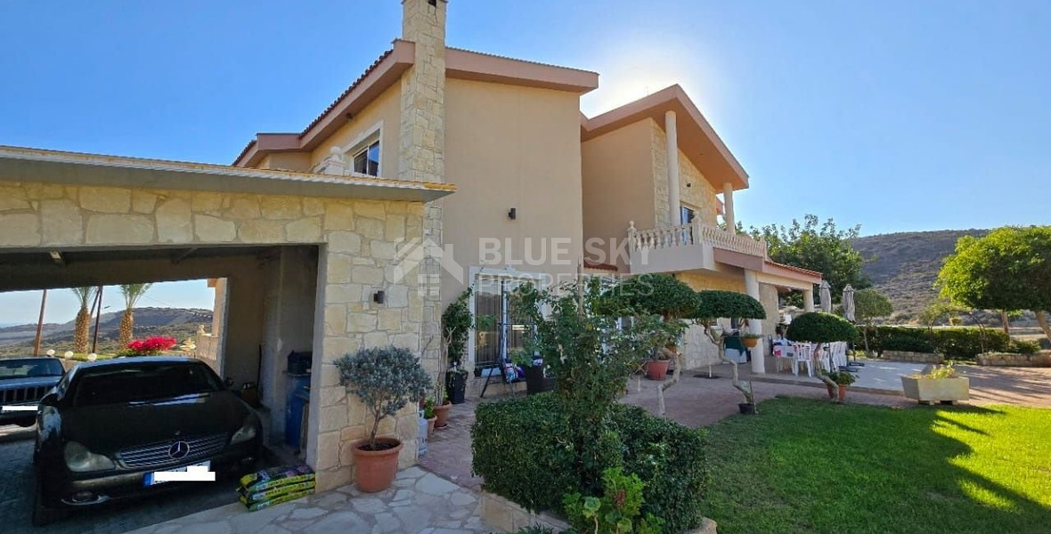 Spacious 5 Bedroom Villa with Private Pool in Fasoula, Limassol