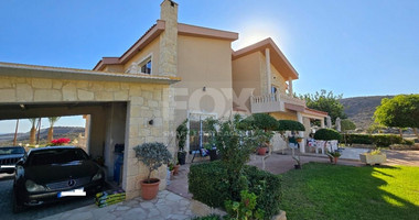 Spacious 5 Bedroom Villa with Private Pool in Fasoula, Limassol