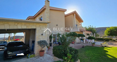Spacious 5 Bedroom Villa with Private Pool in Fasoula, Limassol