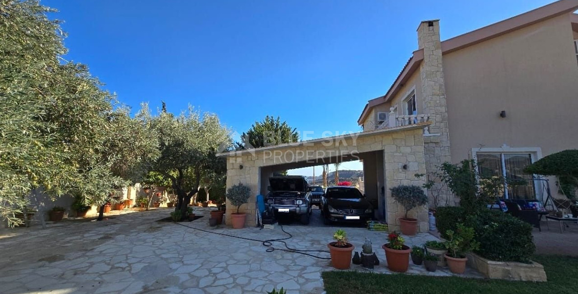 Spacious 5 Bedroom Villa with Private Pool in Fasoula, Limassol