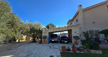 Spacious 5 Bedroom Villa with Private Pool in Fasoula, Limassol
