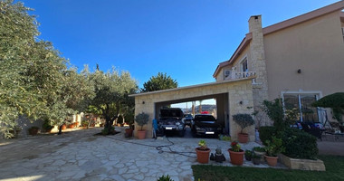 Spacious 5 Bedroom Villa with Private Pool in Fasoula, Limassol