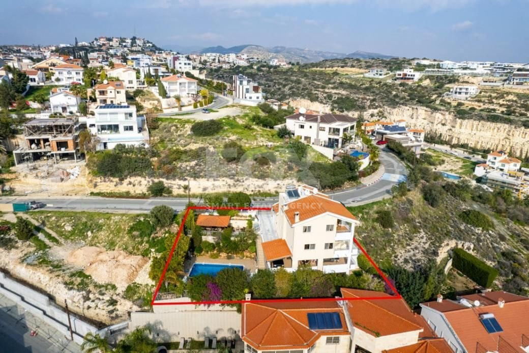 Six bedroom house for sale in Agia Phylaxis, Limassol