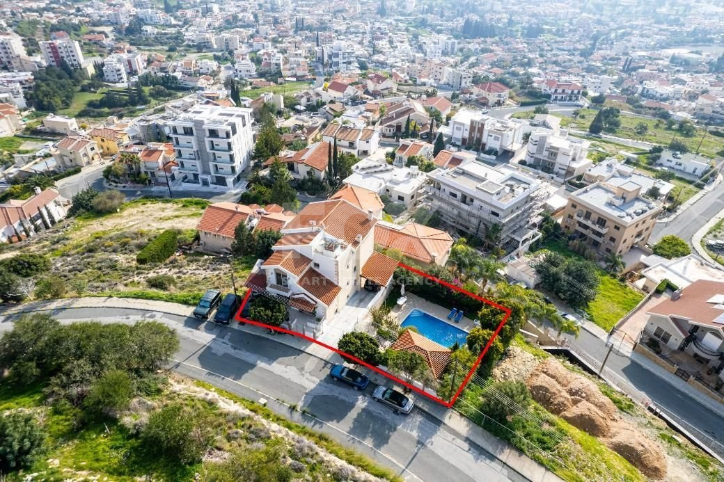 Six bedroom house for sale in Agia Phylaxis, Limassol