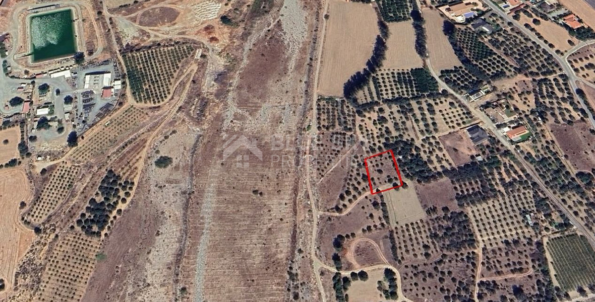 Residential Field for sale in Erimi: with option to buy Right-of-Way