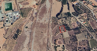 Residential Field for sale in Erimi: with option to buy Right-of-Way