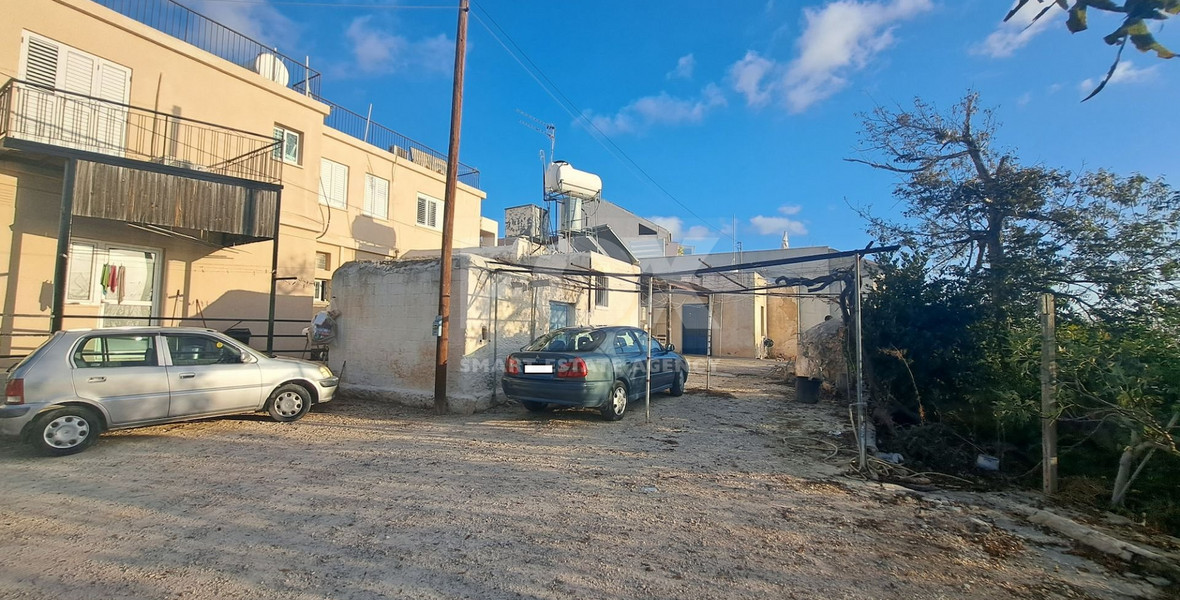 Residential plot with an old stone house