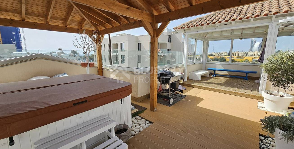 LARGE THREE BEDROOM PENTHOUSE IN COMPLEX IN GERMASOGIA TOURIS AREA 50 METERS FROM THE BEACH