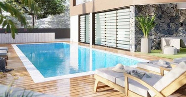 Modern Unfurnished Apartment with Pool in Zakaki