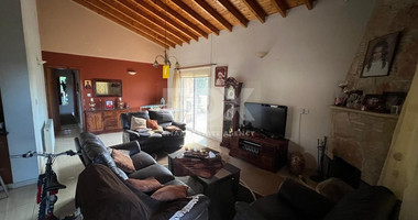 Spacious fully furnished 3-bedroom house for rent in Souni-Zanakia