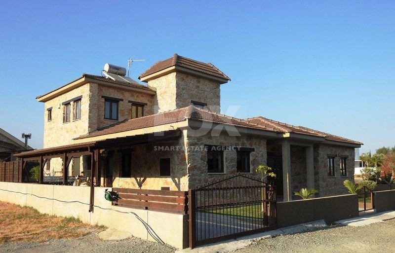 Four-Bedroom Detached House for rent in Erimi: with Pool & Garden