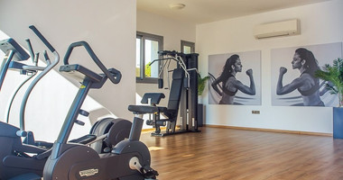 Three bedroom Penthouse for rent in Agios Tychonas tourist area, Limassol