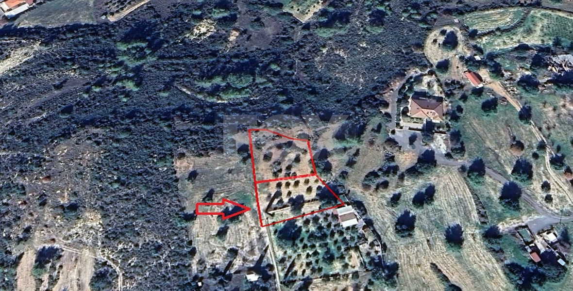 Residential Land for sale in Pano Kivides: with Right-of-Way & Division Agreement