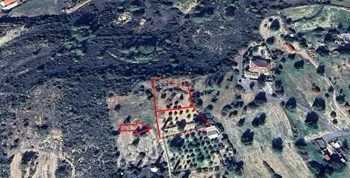 Residential Land for sale in Pano Kivides: with Right-of-Way & Division Agreement