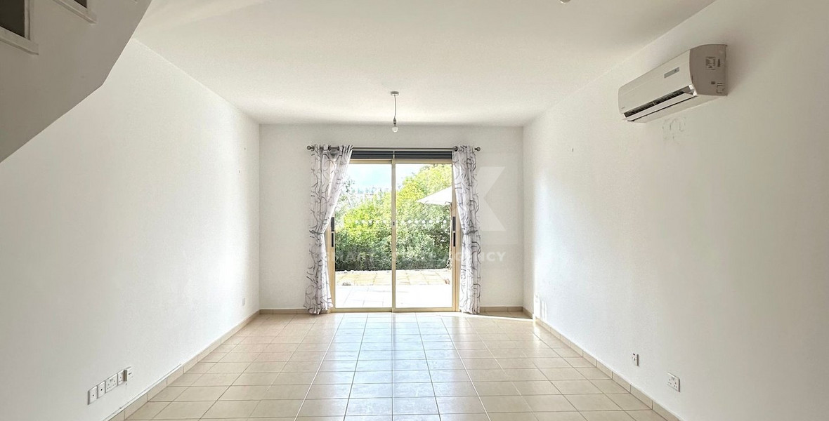 Two bedroom townhouse in Universal area