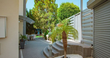 Stunning  Villa with Five Bedrooms for sale  in Agios Tychon