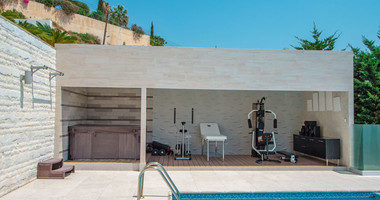 Stunning  Villa with Five Bedrooms for sale  in Agios Tychon