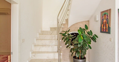 Stunning  Villa with Five Bedrooms for sale  in Agios Tychon
