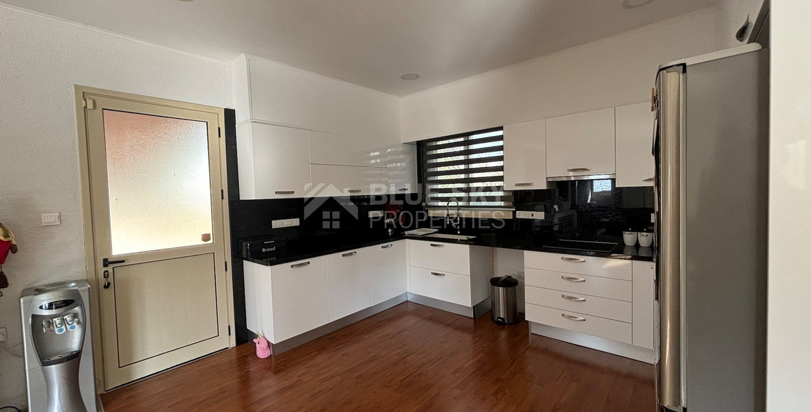 Spacious detached house for sale in Monagroulli