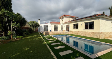 Spacious detached house for sale in Monagroulli