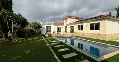 Spacious detached house for sale in Monagroulli