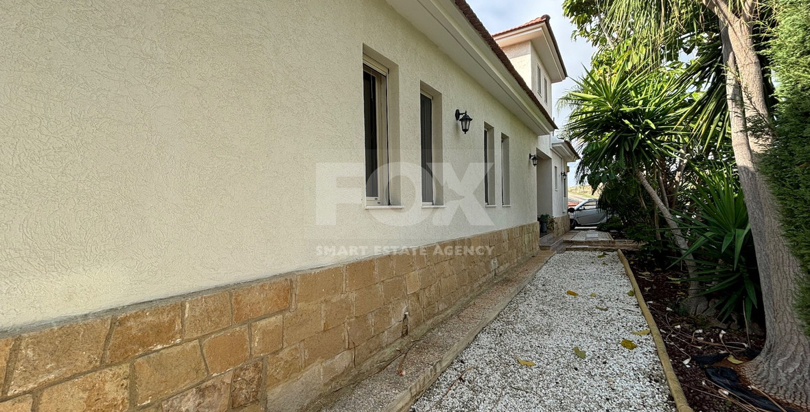 Spacious detached house for sale in Monagroulli