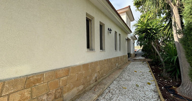 Spacious detached house for sale in Monagroulli