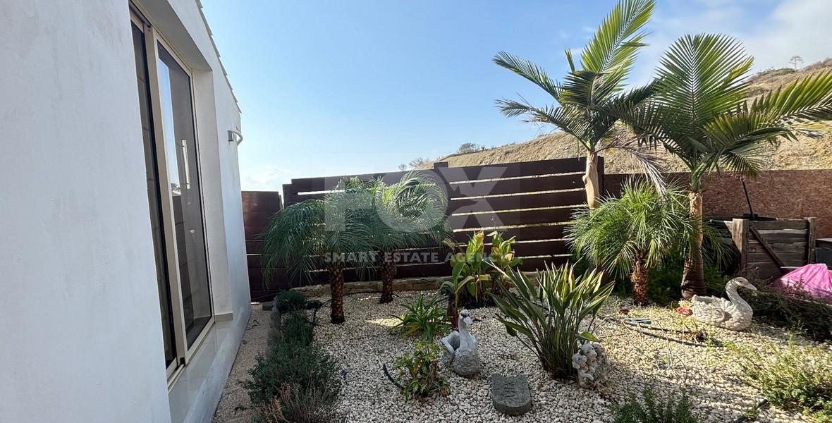 Spacious detached house for sale in Monagroulli