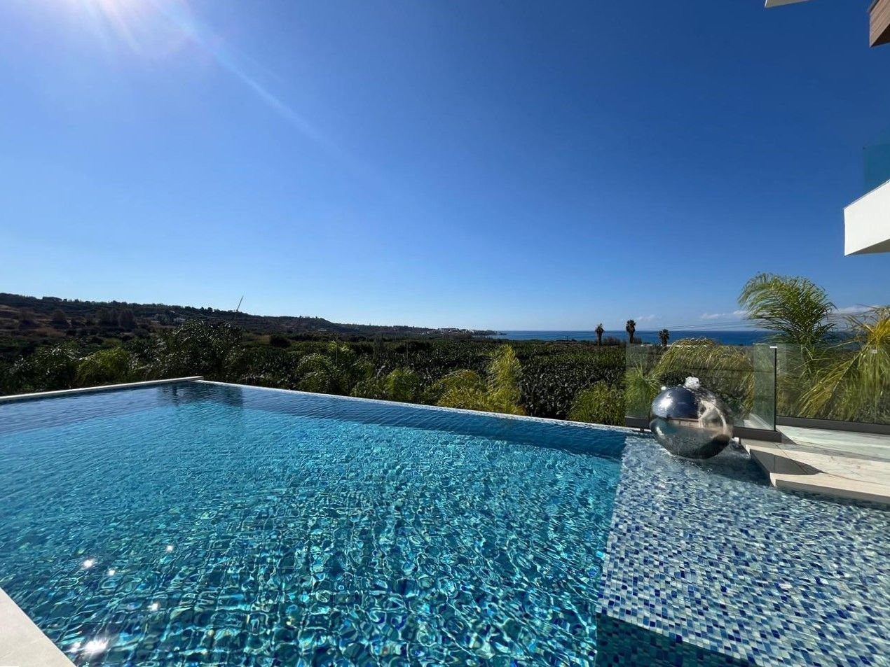 Wohnung 7 Schlafzimmer 540 m² Peyia, Zypern