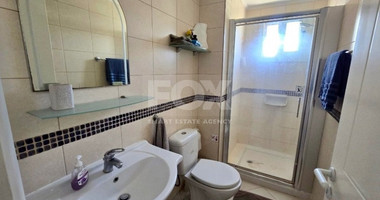Two-Bedroom Penthouse with Roof Garden & Sea View in Mandria, Paphos
