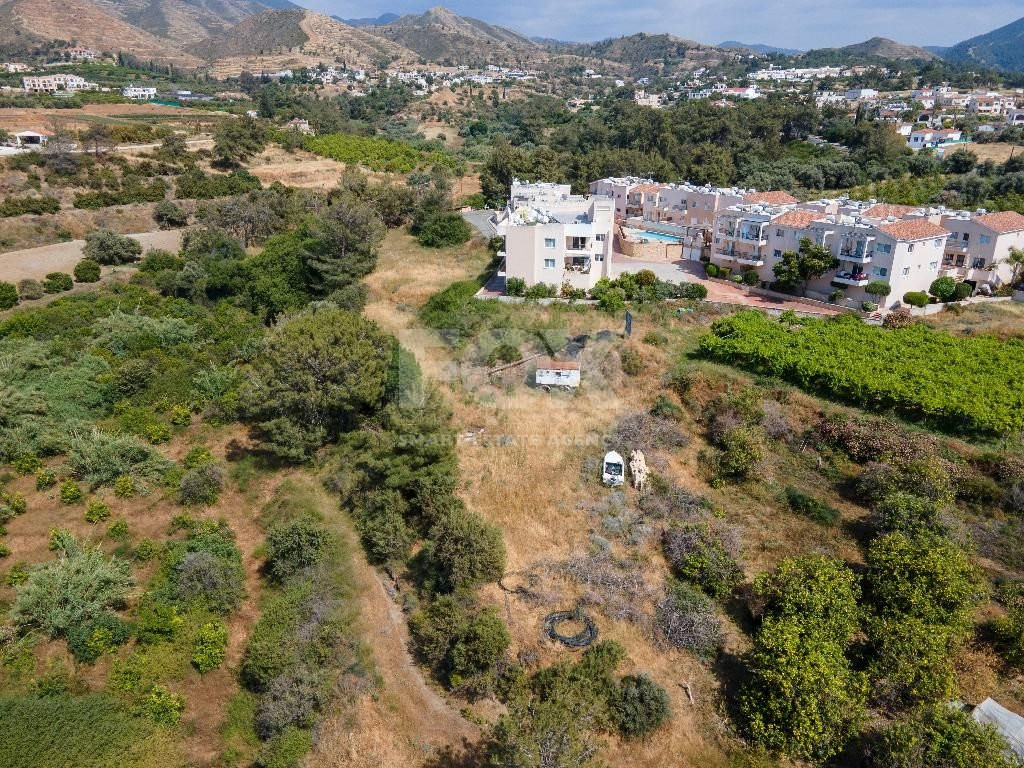 Residential Field in Argaka village, in Paphos