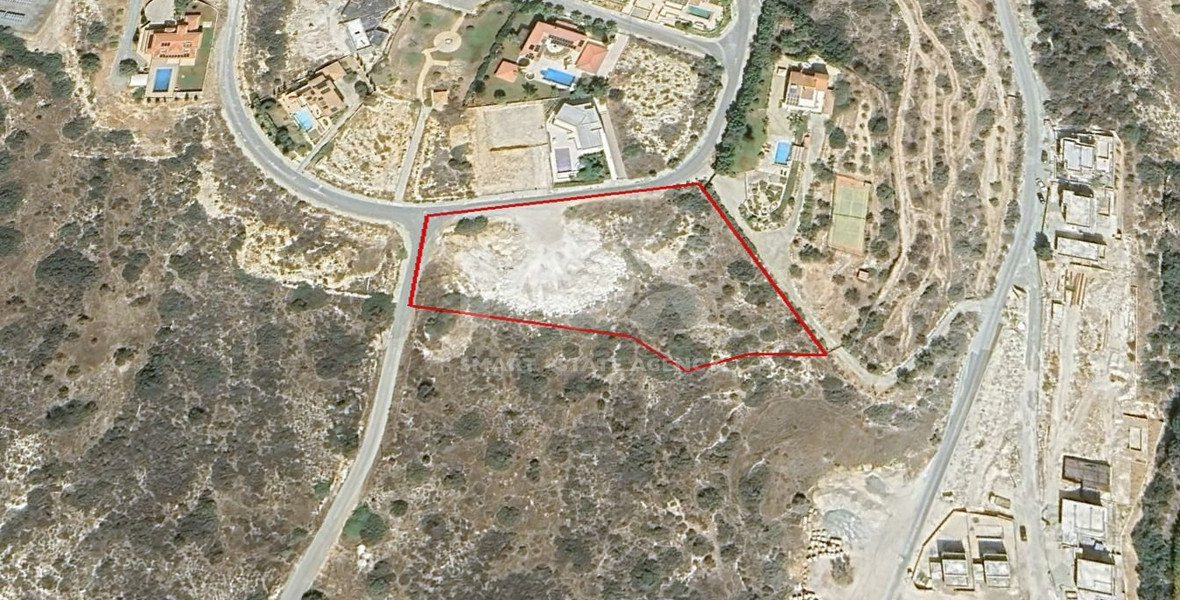 Development Land for sale in Agios Tychon: with Sea-View