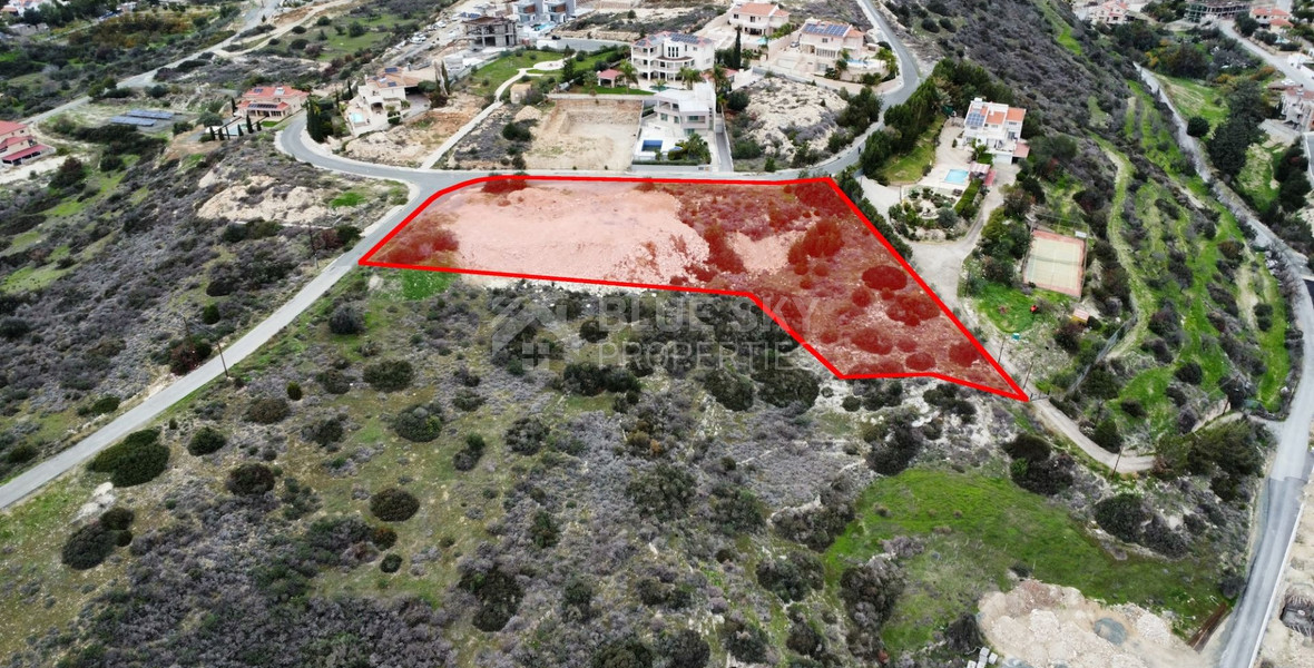 Development Land for sale in Agios Tychon: with Sea-View