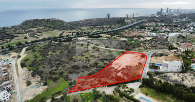 Development Land for sale in Agios Tychon: with Sea-View